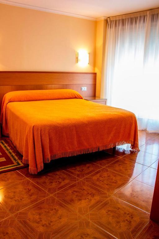 Hotel Mabu Ourense Bilik gambar